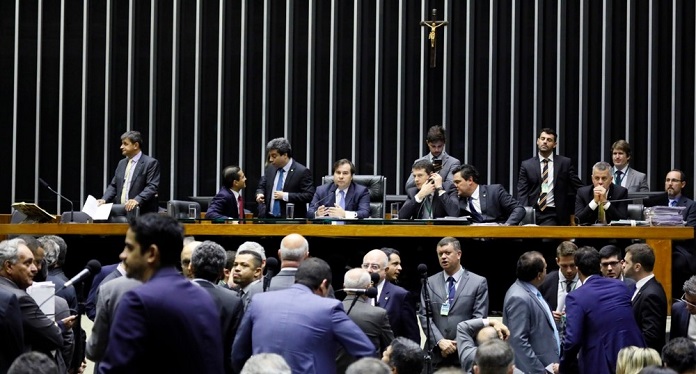 Projeto Clube-Empresa É Aprovado na Câmara e Segue para o Senado
