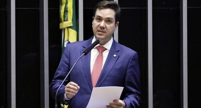 Deputado Eduardo Bismarck apoia liberação de jogos e cassinos no Brasil