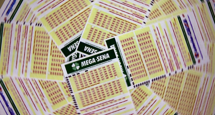 Mega-Sena acumula e próximo sorteio pode pagar até R$ 190 milhões