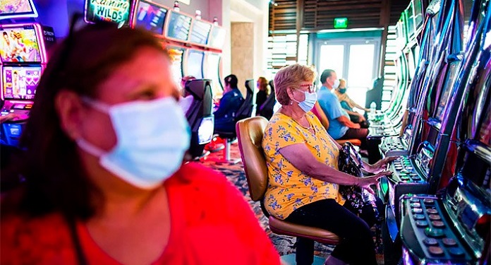 Colombia drops vaccination card and masks requirement to frequent casinos and bingo