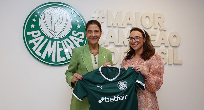 Após anúncio de parceria, embaixador e diretora da Betfair International visitam o Palmeiras