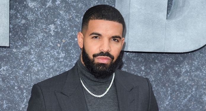 Drake distribui US$ 1 mi em Bitcoin durante live stream da Stake