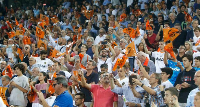 Valencia-CF-aumenta-o-n°-de-torcedores-em-seus-jogos-com-analise-de-dados.png