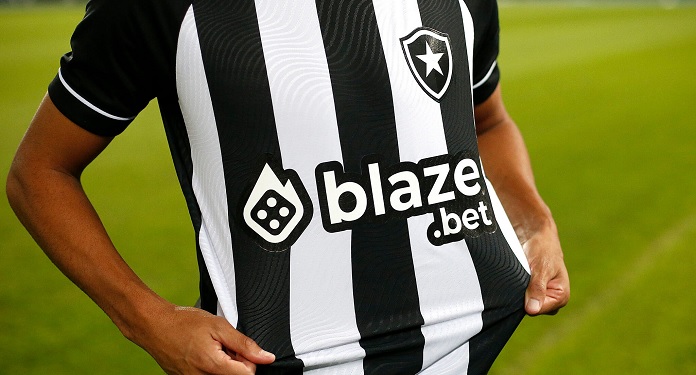 Blaze tenta renovar, mas Botafogo deve anunciar novo patrocínio master para 2023