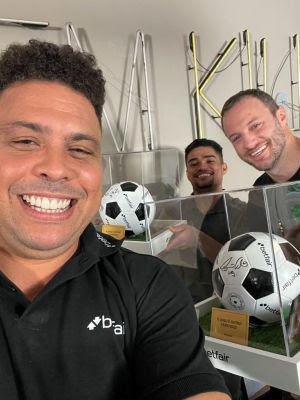 Betfair lança Clube de Vantagens e leva fãs para visita à casa de Ronaldo