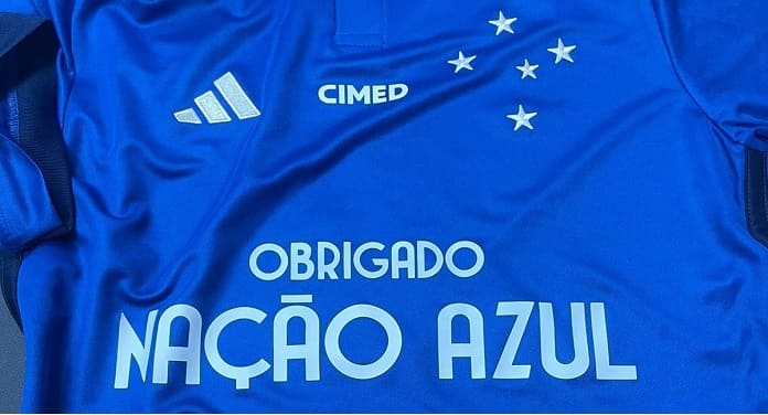 Betfair cede espaço na camisa para Cruzeiro homenagear a torcida