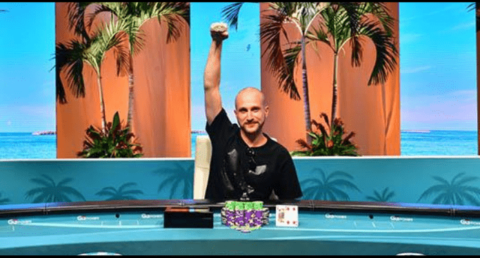 Gabriel Schroder está na FT do Main Event da WSOP Paradise