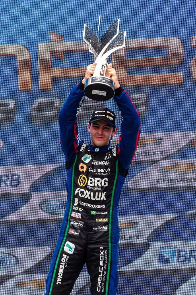 Zezinho Muggiati, patrocinado pela PayBrokers, conquista o título da Stock Car Series