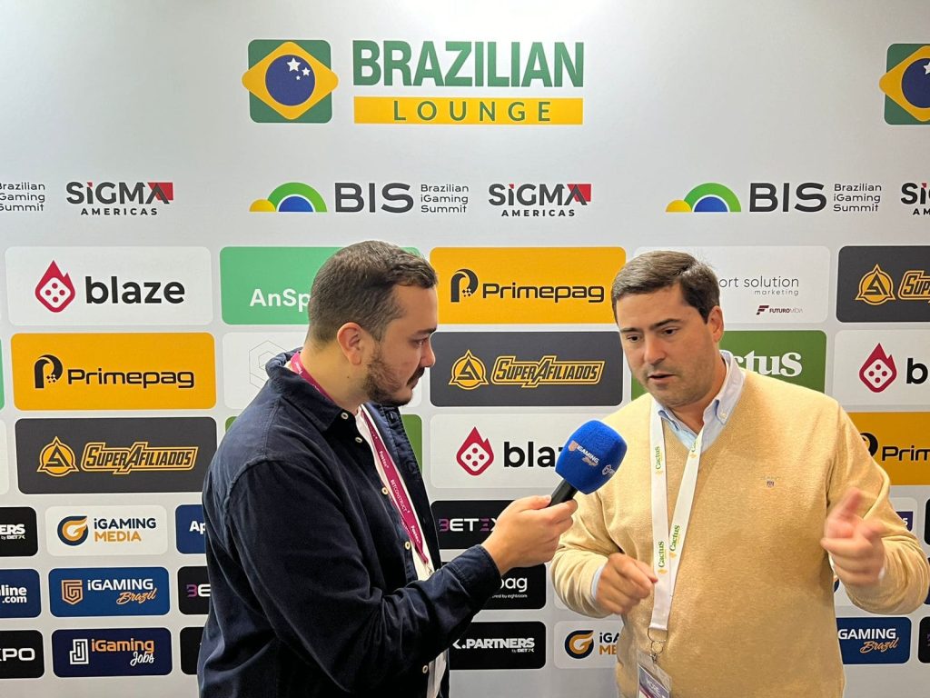 Valente in conversation with the iGaming Brazil portal team
