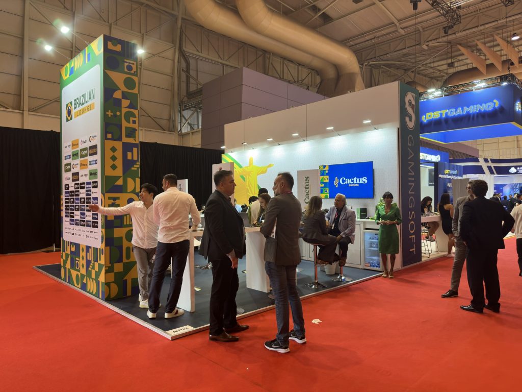 Brazilian Lounge attracting attention on this second day of the convention