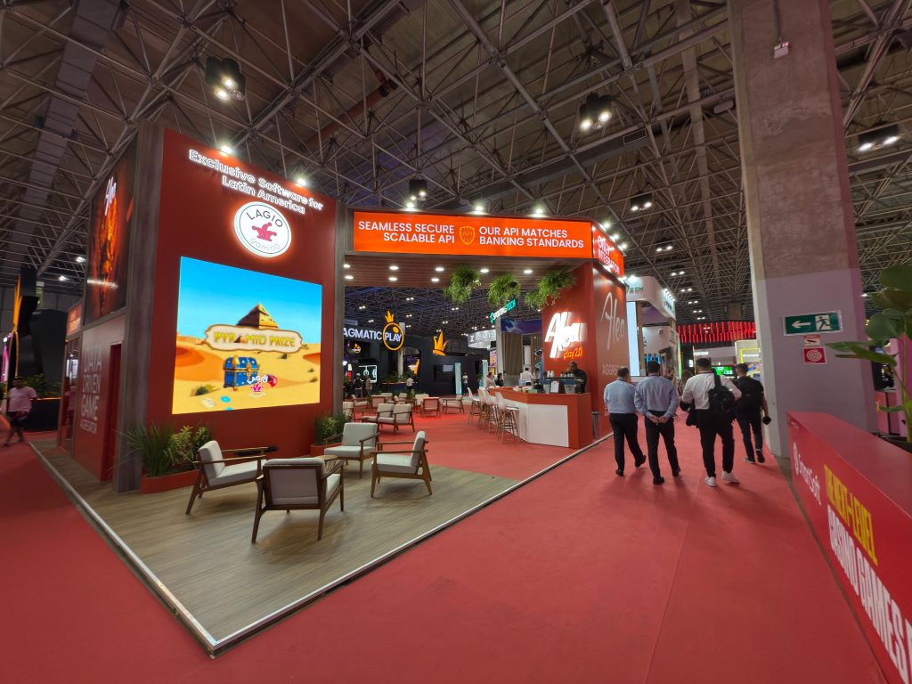 Hundreds of companies gathered in the Marvelous City