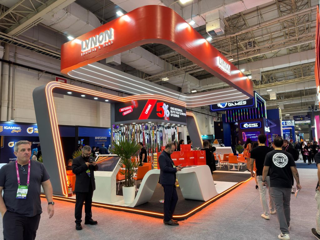 Official Lynon stand