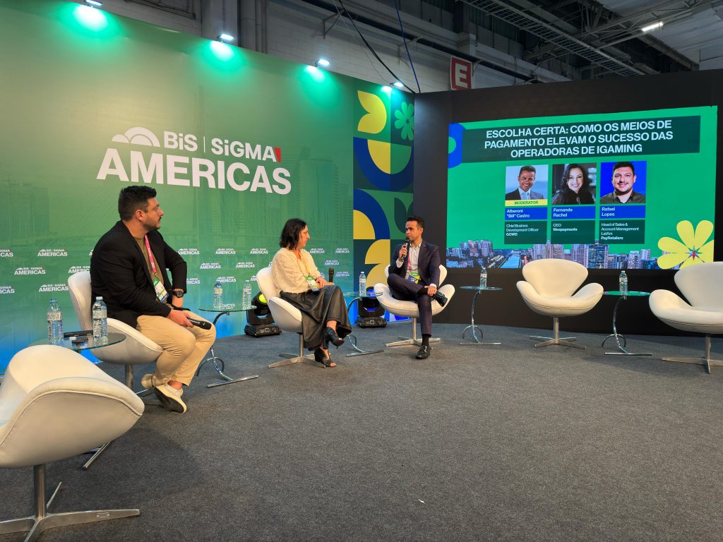 Alberoni "Bill" Castro (President of the Brazilian Poker Confederation), Fernanda Rachel (Weepayments) and Rafael Lopes (PayRetailers) spoke on the topic