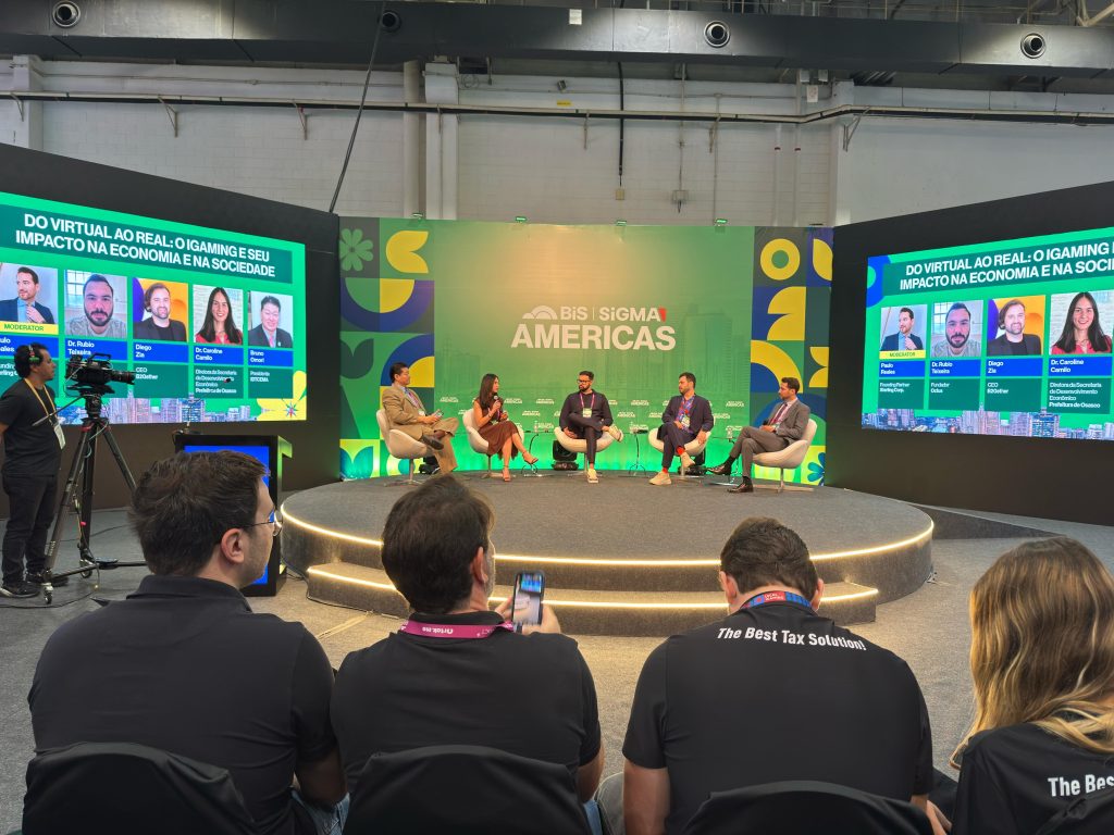 Paulo Reales (Founding Partner - Sterling Corp.), Rubio Teixeira (Founder - Octus), Diego Zia (CEO - B2Gether), Caroline Camilo (Director of the Secretariat of Economic Development - Osasco City Hall) and Bruno Omori (President - IDTCEMA) participated in the conversation