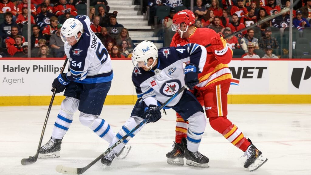 Casas de apostas estampam uniformes e capacetes da NHL pela quarta temporada consecutiva