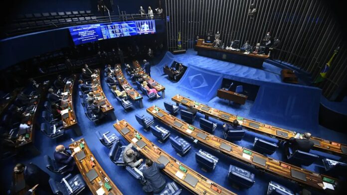 Projeto sugere usar tributação sobre bets para garantir isenção de IR a professores