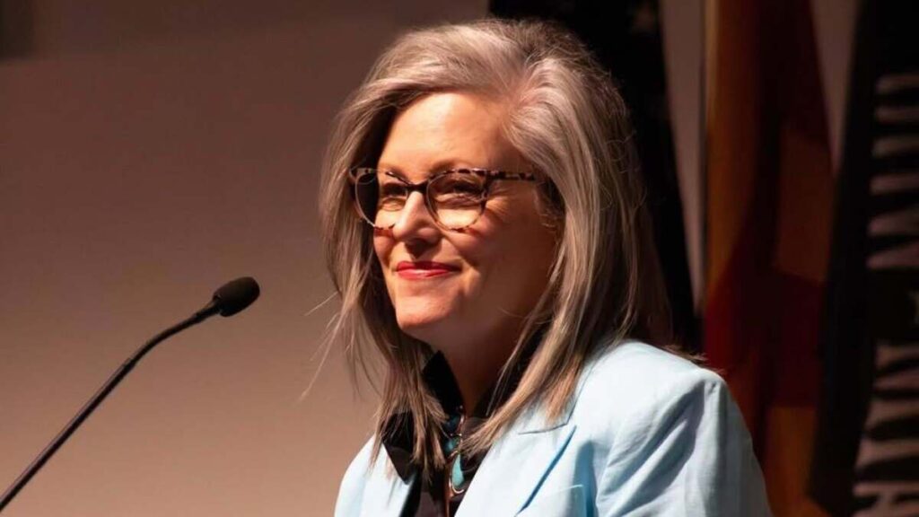 Governadora do Arizona propõe elevar imposto de apostas para 45% visando cobrir cortes federais