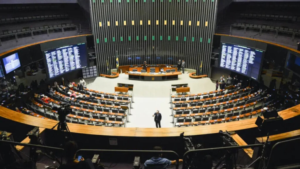 Câmara vota urgência de projeto para tratar viciados em apostas no Brasil