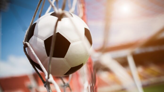 Finais europeias e decisões nacionais marcam fase mais intensa da temporada de futebol