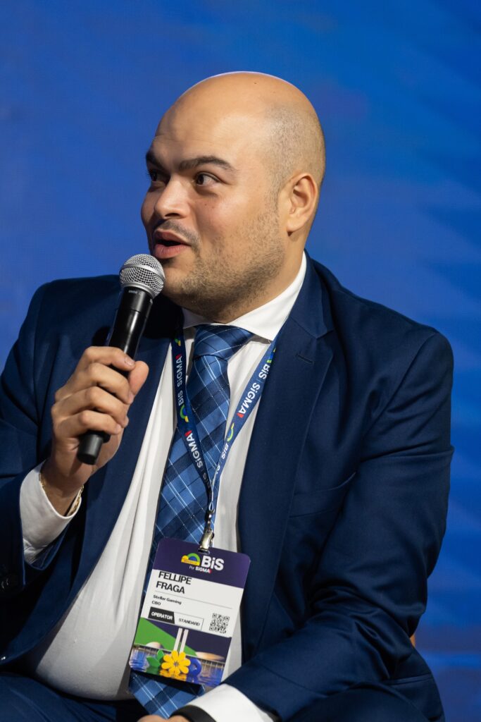 Fellipe Fraga on the panel